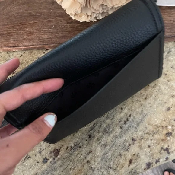 New🖤 tory Burch Thea leather crossbody/ wallet - Picture 9 of 9